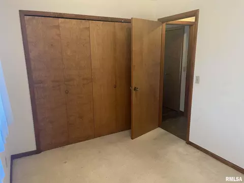 401 Evergreen Dr, Macomb, IL 61455 photo 14