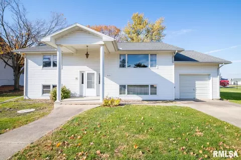 506 Pleasant St, Benson, IL 61516 photo 1