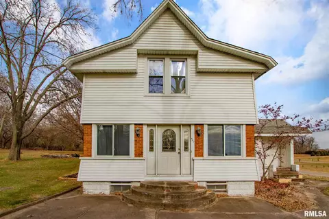607 E High St, Manito, IL 61546 photo 1