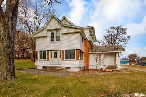 607 E High St, Manito, IL 61546 photo 2