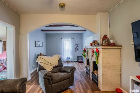 607 E High St, Manito, IL 61546 photo 12
