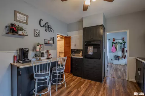 607 E High St, Manito, IL 61546 photo 6
