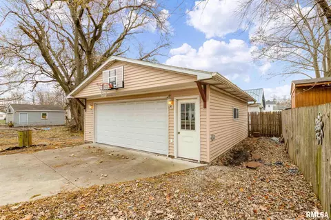 720 E Chestnut St, Canton, IL 61520 photo 6