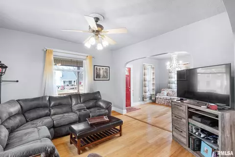 720 E Chestnut St, Canton, IL 61520 photo 14