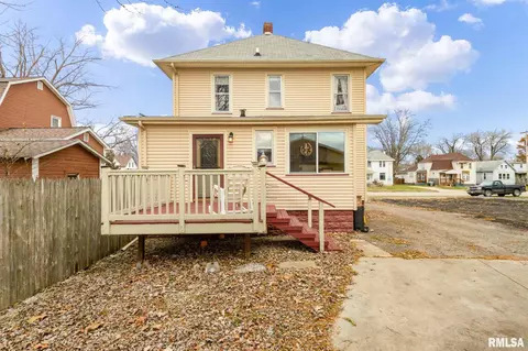 720 E Chestnut St, Canton, IL 61520 photo 5