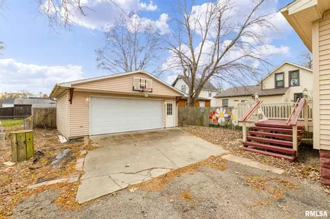 720 E Chestnut St, Canton, IL 61520 photo 4