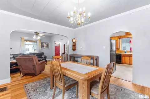 720 E Chestnut St, Canton, IL 61520 photo 16