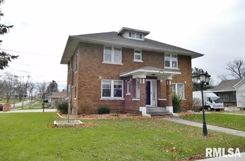 227 E Walnut St, Washburn, IL 61570 photo 3