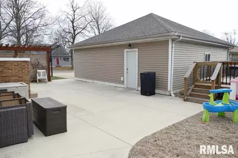 227 E Walnut St, Washburn, IL 61570 photo 45