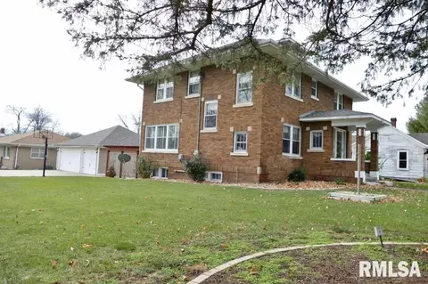 227 E Walnut St, Washburn, IL 61570 photo 4