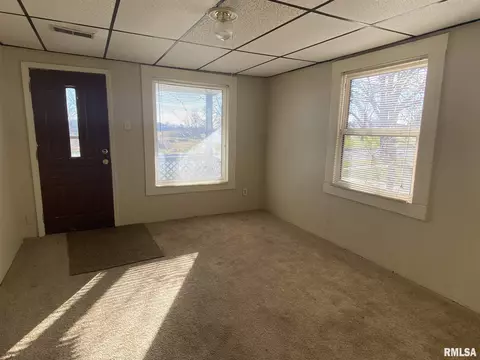 1608 E Wheeler St, Macomb, IL 61455 photo 6