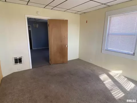 1608 E Wheeler St, Macomb, IL 61455 photo 9