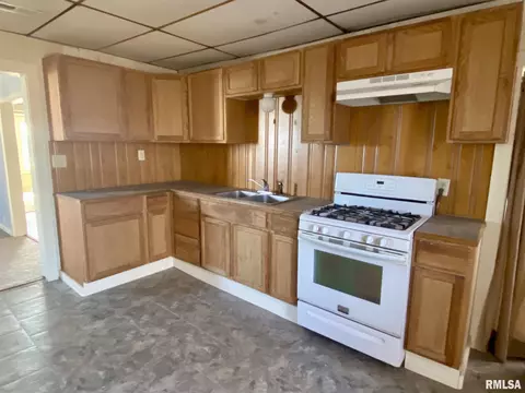 1608 E Wheeler St, Macomb, IL 61455 photo 13
