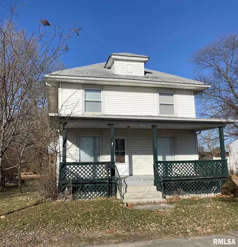 1608 E Wheeler St, Macomb, IL 61455 photo 4