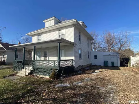 1608 E Wheeler St, Macomb, IL 61455 photo 2