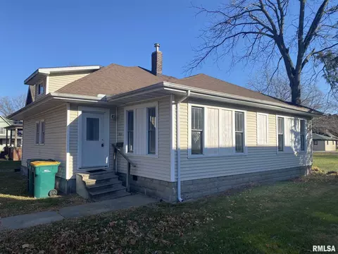 533 N Johnson St, Macomb, IL 61455 photo 1