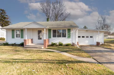 739 Memorial Dr, Macomb, IL 61455 photo 18