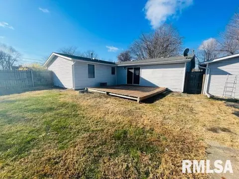 606 E Pierce St, Macomb, IL 61455 photo 3
