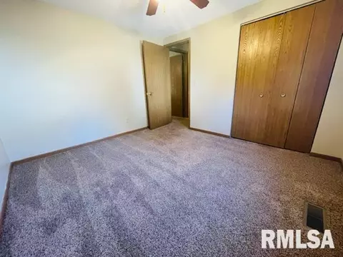 606 E Pierce St, Macomb, IL 61455 photo 20