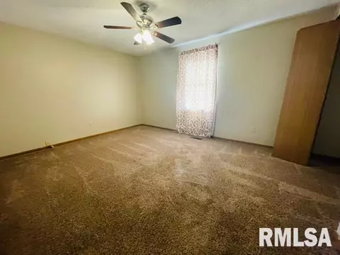 606 E Pierce St, Macomb, IL 61455 photo 19