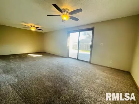606 E Pierce St, Macomb, IL 61455 photo 14