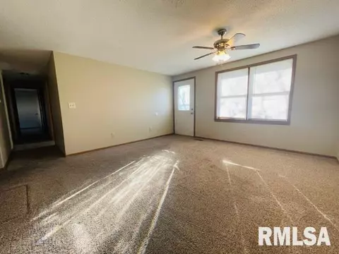 606 E Pierce St, Macomb, IL 61455 photo 16