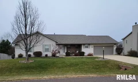 708 Bittersweet Ave, Germantown Hills, IL 61548 photo 1