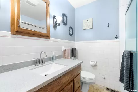405 E 2nd St, Delavan, IL 61734 photo 24
