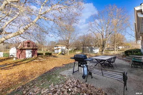 405 E 2nd St, Delavan, IL 61734 photo 33