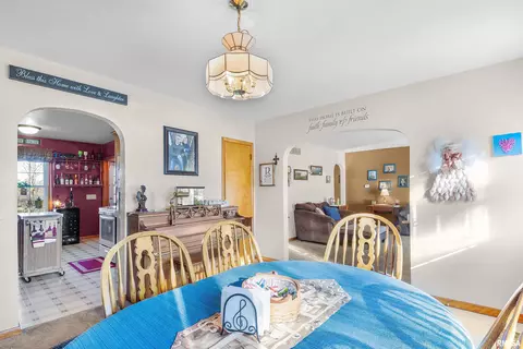 405 E 2nd St, Delavan, IL 61734 photo 12