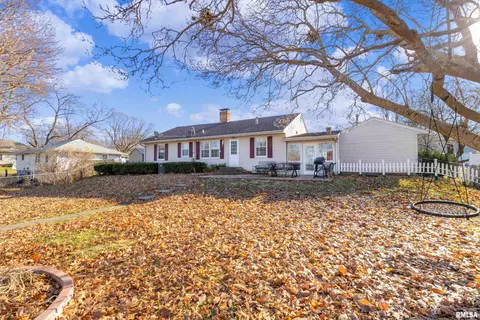 405 E 2nd St, Delavan, IL 61734 photo 35
