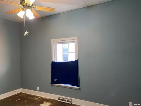 722 E Walnut St, Canton, IL 61520 photo 20