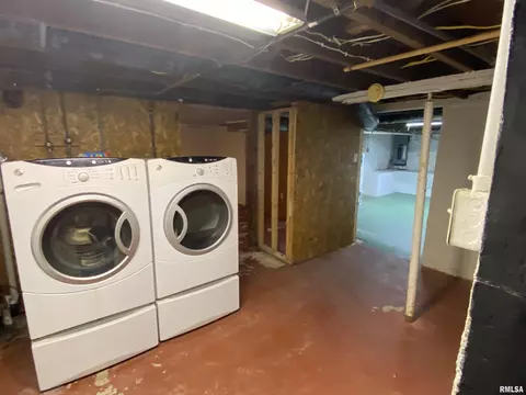 722 E Walnut St, Canton, IL 61520 photo 33