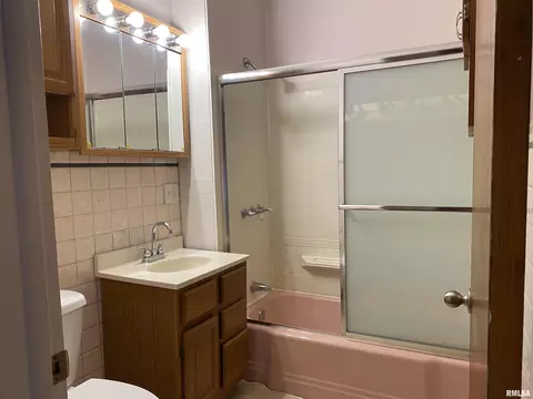 722 E Walnut St, Canton, IL 61520 photo 24