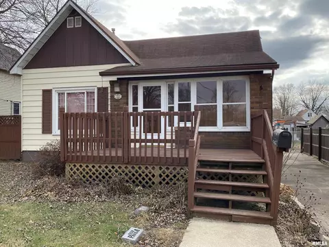 722 E Walnut St, Canton, IL 61520 photo 3
