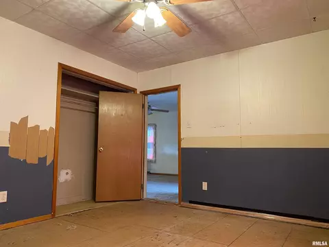 722 E Walnut St, Canton, IL 61520 photo 18