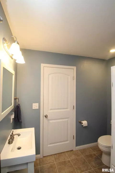 315 E Madison St, Morton, IL 61550 photo 17