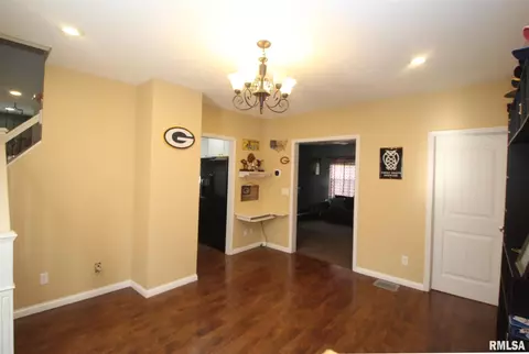 315 E Madison St, Morton, IL 61550 photo 9