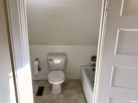 116 E Melbourne Ave, Peoria, IL 61603 photo 25