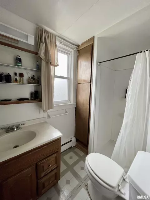 104 Washington St, Benson, IL 61516 photo 8