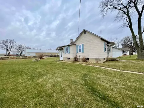104 Washington St, Benson, IL 61516 photo 2