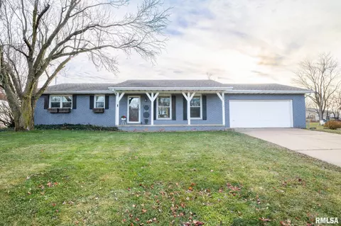 502 Crestview Dr, Metamora, IL 61548 photo 1