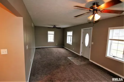 101 E 2nd St, Mackinaw, IL 61755 photo 2