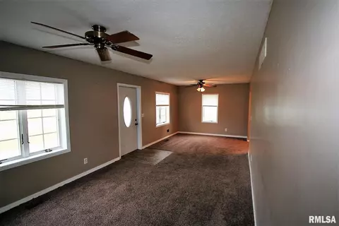 101 E 2nd St, Mackinaw, IL 61755 photo 3