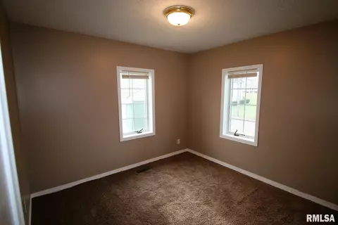 101 E 2nd St, Mackinaw, IL 61755 photo 9