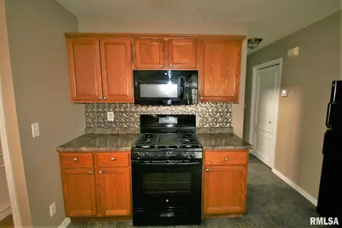 101 E 2nd St, Mackinaw, IL 61755 photo 16
