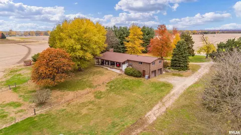 7909 Sky Ranch Rd, Manito, IL 61546 photo 2
