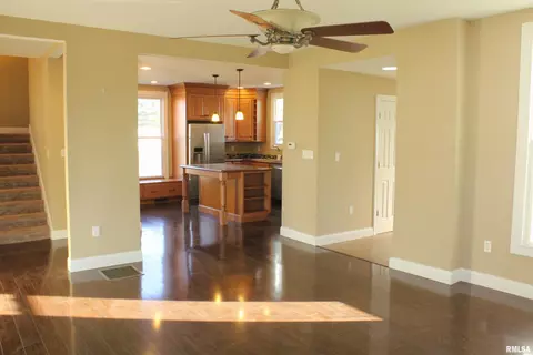 725 E Carroll St, Macomb, IL 61455 photo 8