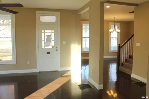 725 E Carroll St, Macomb, IL 61455 photo 6