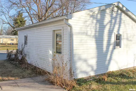 725 E Carroll St, Macomb, IL 61455 photo 38